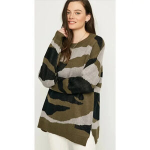 Hayden LA camo knit sweater size small